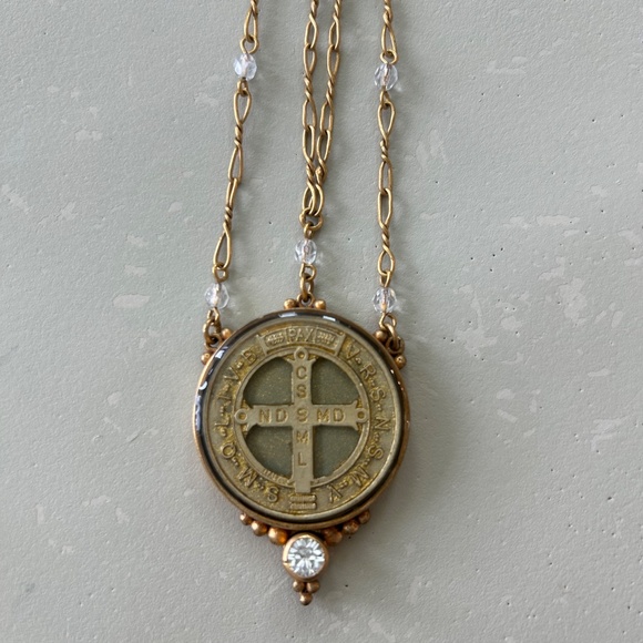 VIRGINS SAINTS & ANGELS VSA SAN BENITO CROSS NECKLACE GOLD W SWAVORSKI CRYSTALS - Picture 3 of 7